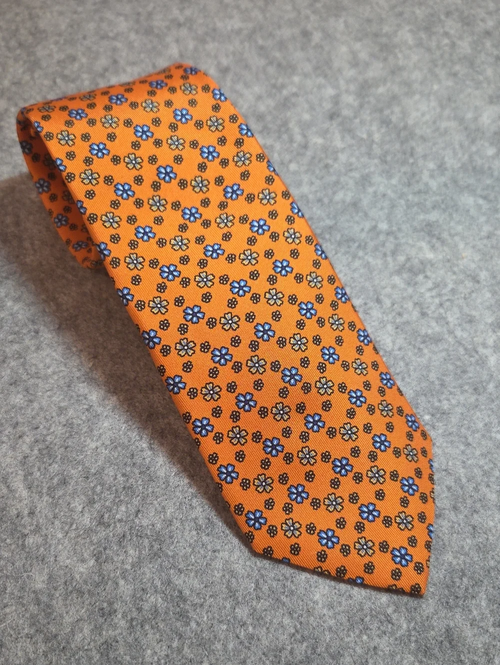 Saks 5th Avenue Orange Floral Men's Silk Tie - Classic Pattern 3.15x57'